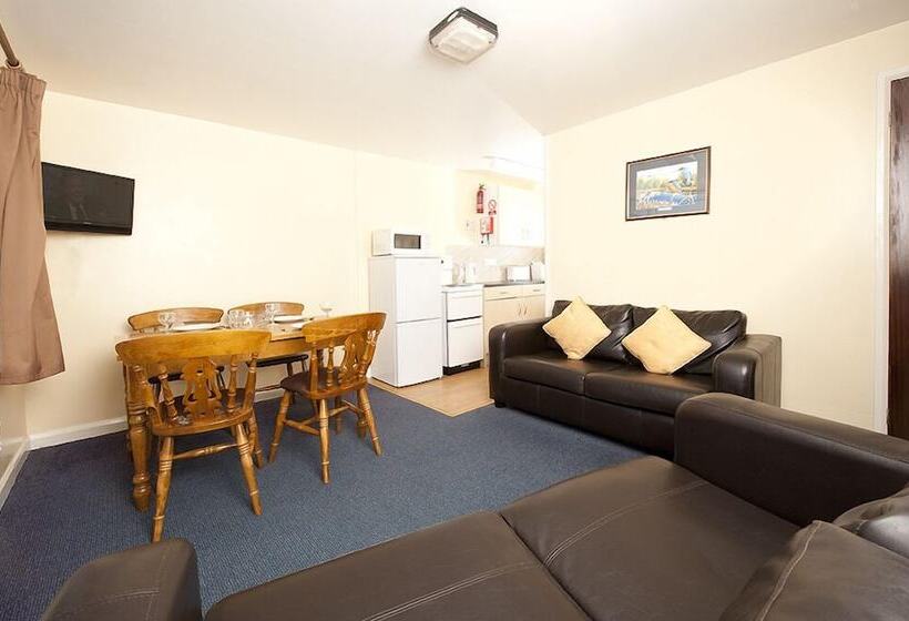 2ベッドルームアパートメント, Trelawne Manor Holiday Park