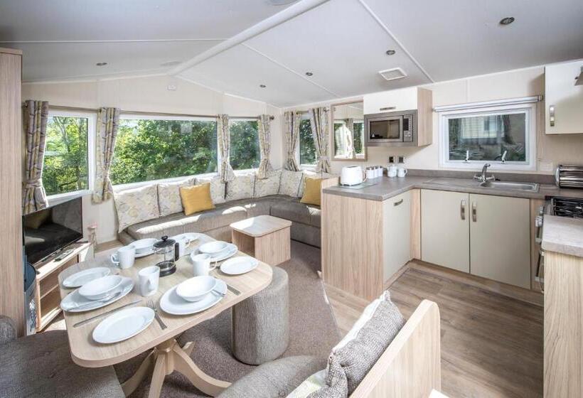 Апартаменты 3 Спальни, Trelawne Manor Holiday Park