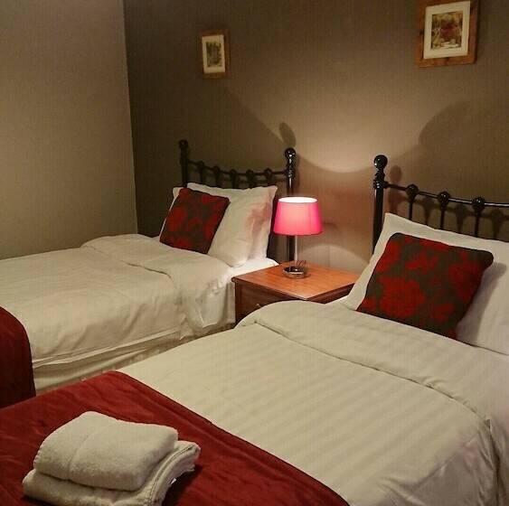 דירת חדר, Victoria Cloisters Apartments