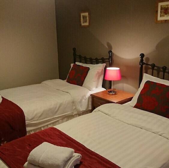 דירת חדר, Victoria Cloisters Apartments