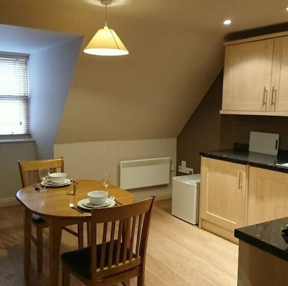 דירת חדר, Victoria Cloisters Apartments