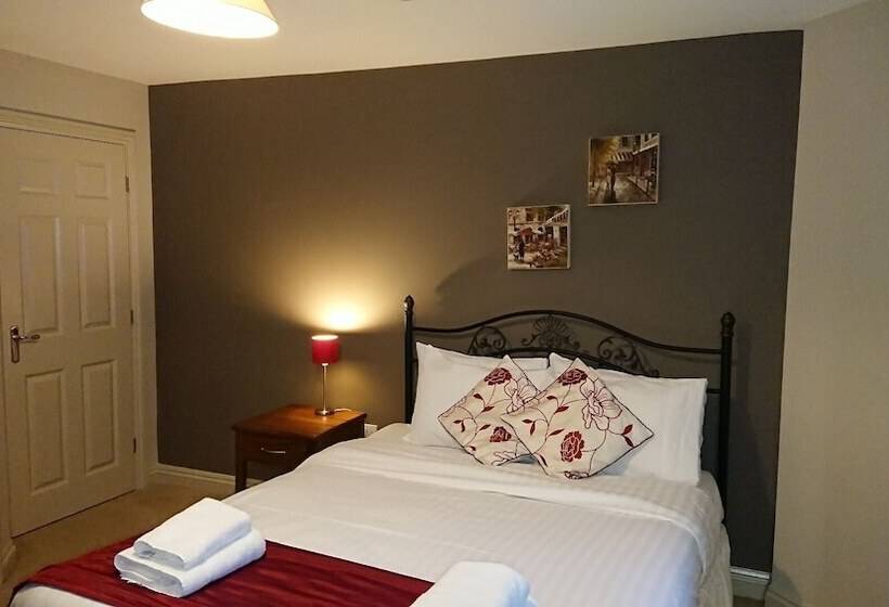 דירת חדר, Victoria Cloisters Apartments