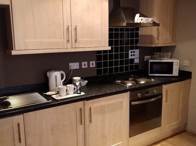 דירת חדר, Victoria Cloisters Apartments