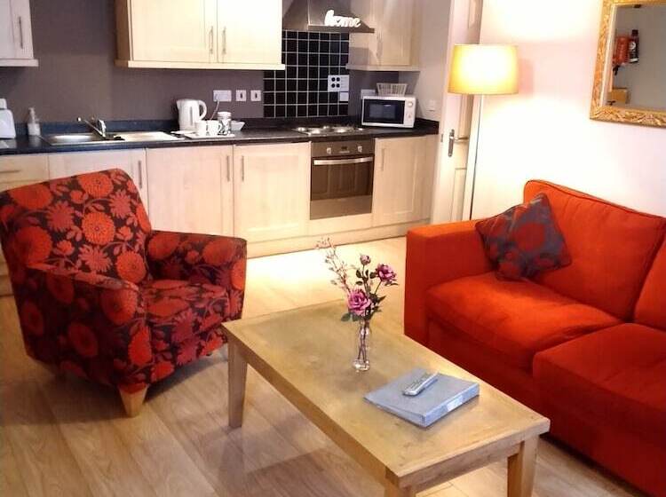 דירת חדר, Victoria Cloisters Apartments