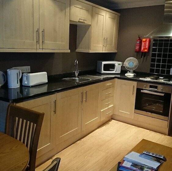 דירת חדר, Victoria Cloisters Apartments