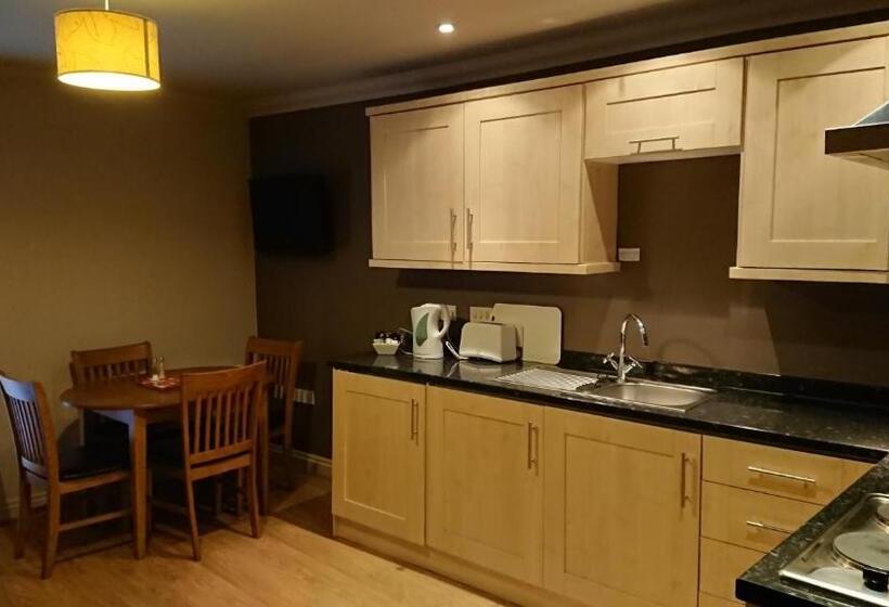 דירת חדר, Victoria Cloisters Apartments