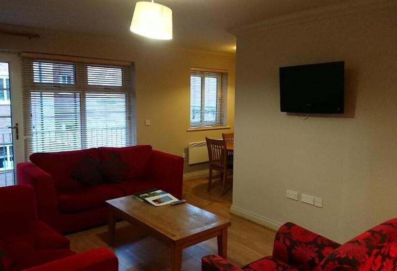 דירת שני חדרים, Victoria Cloisters Apartments