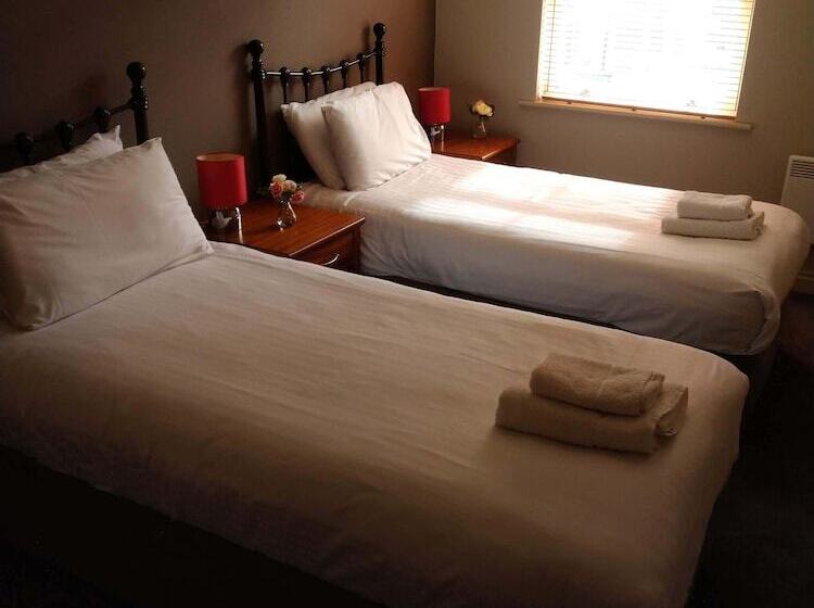 דירת חדר, Victoria Cloisters Apartments