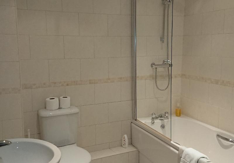 דירת שני חדרים, Victoria Cloisters Apartments