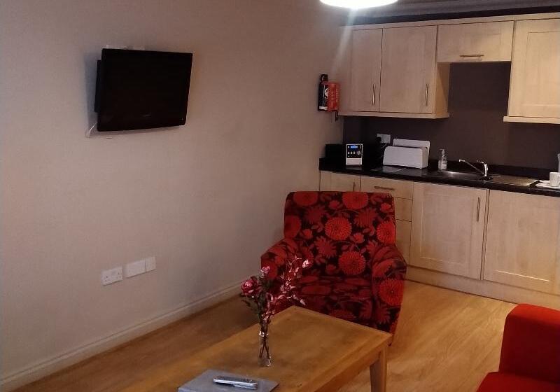 דירת שני חדרים, Victoria Cloisters Apartments