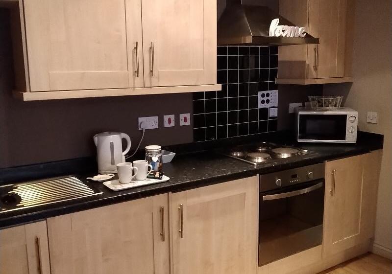 דירת שני חדרים, Victoria Cloisters Apartments