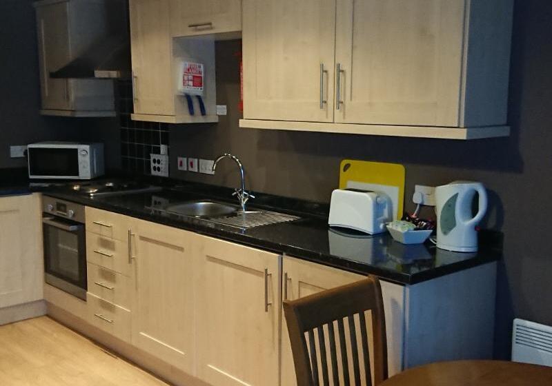 דירת חדר, Victoria Cloisters Apartments