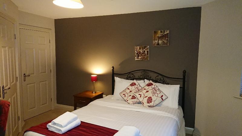 דירת שני חדרים, Victoria Cloisters Apartments