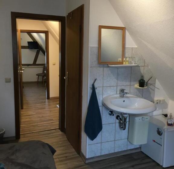 スタンダード4人部屋, Pension „das Lädle“