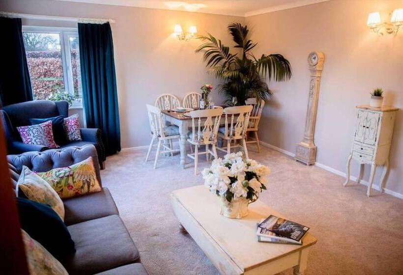 오두막, The Joiners Arms