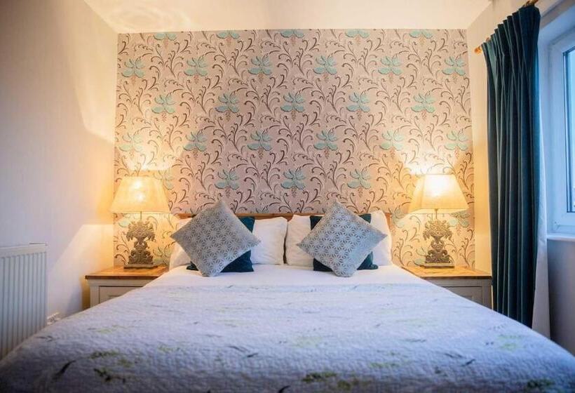 오두막, The Joiners Arms