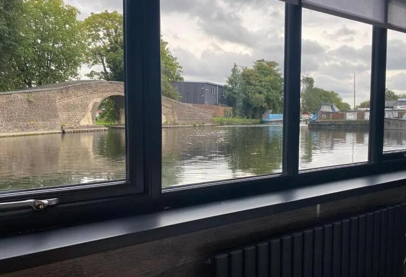 デラックスジュニアスイート, The Watersedge, Canal Cottages