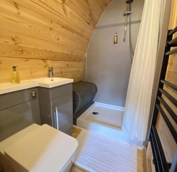 בקתת חדר, The Watersedge, Canal Cottages