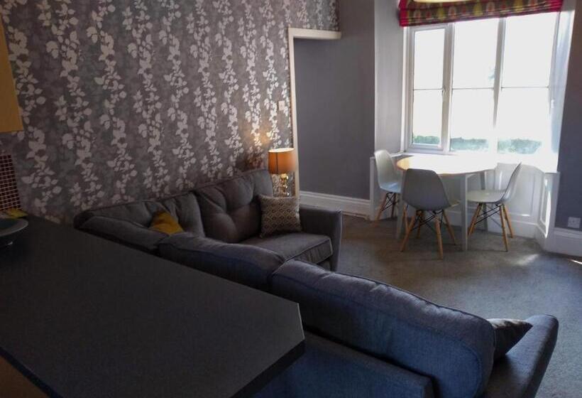 شقة بغرفتي نوم, Bluebird Lodge