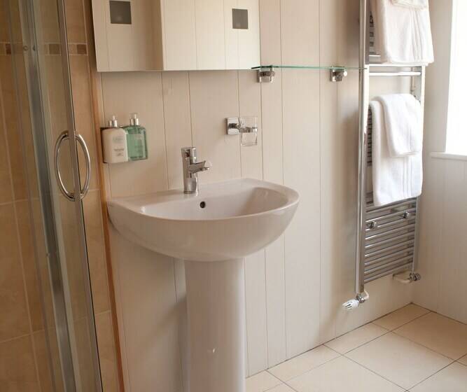 スーペリアールーム, Orchard Club Newton House