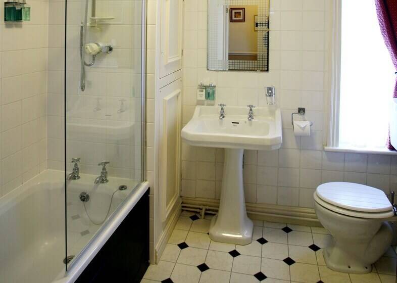 スーペリアールーム, Orchard Club Newton House