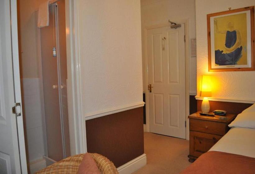 标准单人间, The Russell