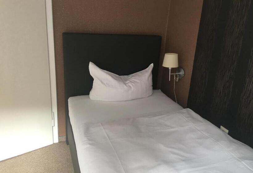 标准单人间, Zum Taunus