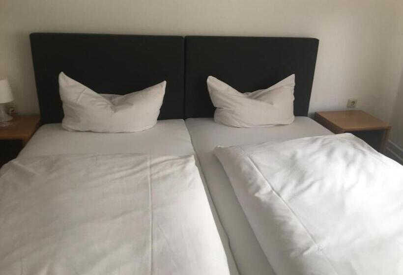 标准间, Zum Taunus