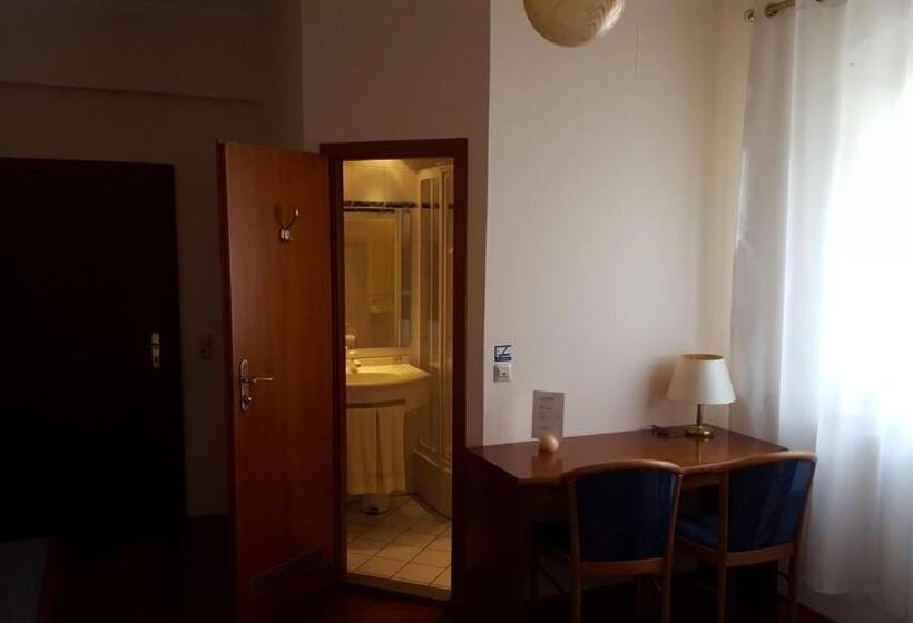 Quarto Estandar, Gaststätte Peperoni