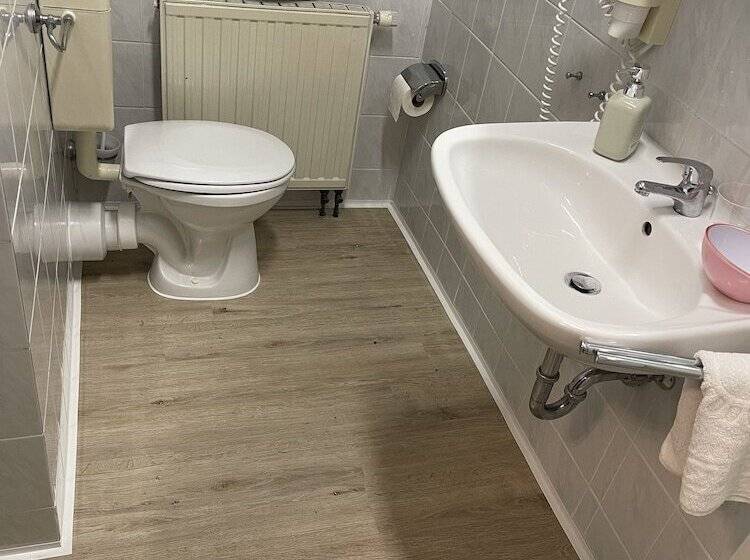 标准间, Pension Nadia