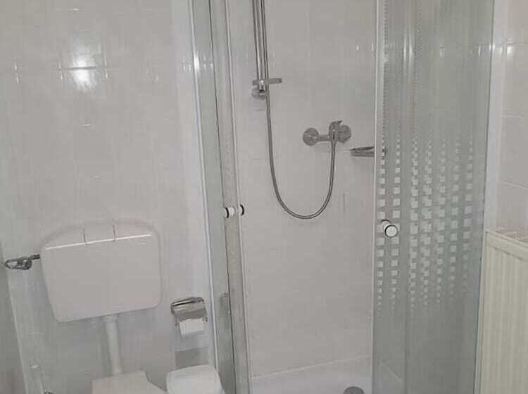 标准间, Pension Nadia