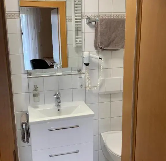 テラス付きシングルルーム, Gästehaus Köglmaier