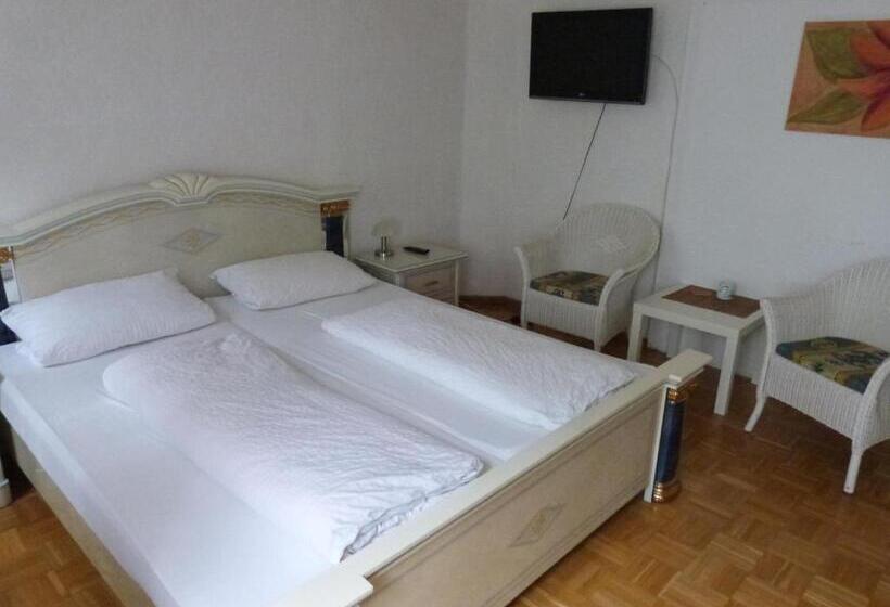 Standart Oda, Winzergasthof Zum Kellerstübchen