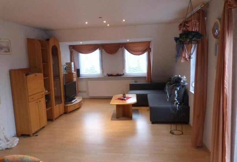Апартаменты 1 Спальня с Балконом, Winzergasthof Zum Kellerstübchen