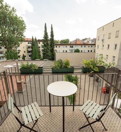Номер Стандарт с Балконом, Pension Bellevue