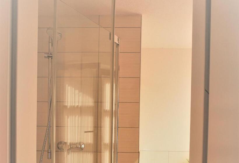 Номер Стандарт, Pension Ins Fischernetz  Mäntele