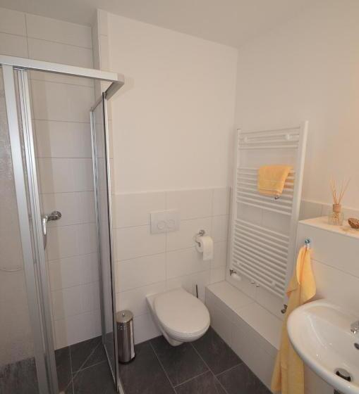 חדר סטנדרט יחיד, Elia