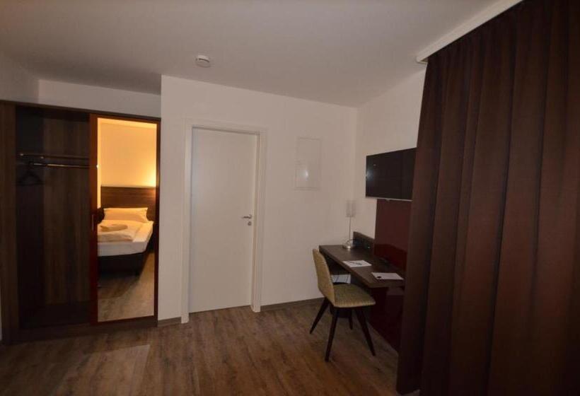 חדר סטנדרט יחיד, Elia