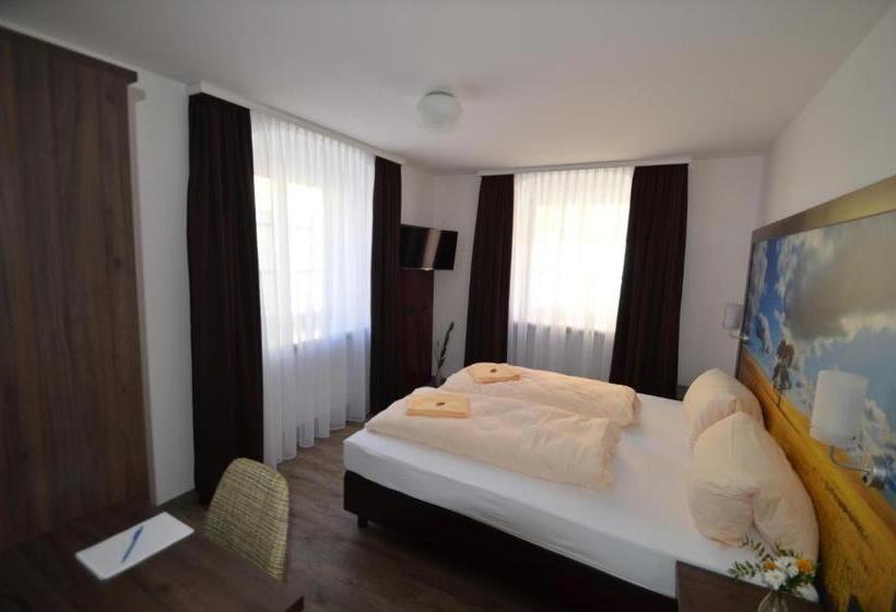 חדר סטנדרט, Elia