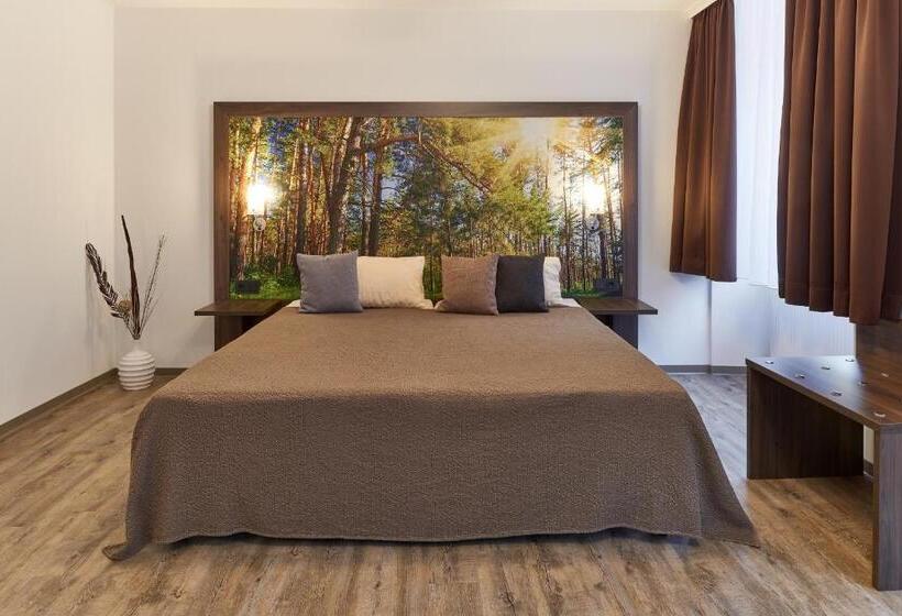 דירת חדר, Elia