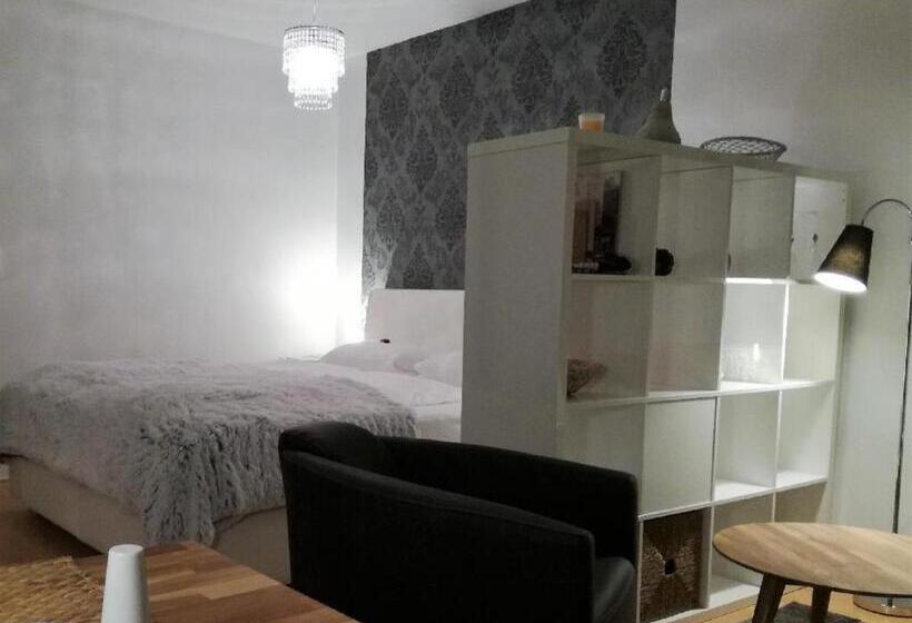 شقة غرفة واحدة, Appartementhaus Berlin