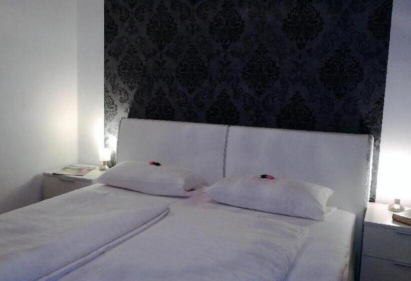 شقة غرفة واحدة, Appartementhaus Berlin