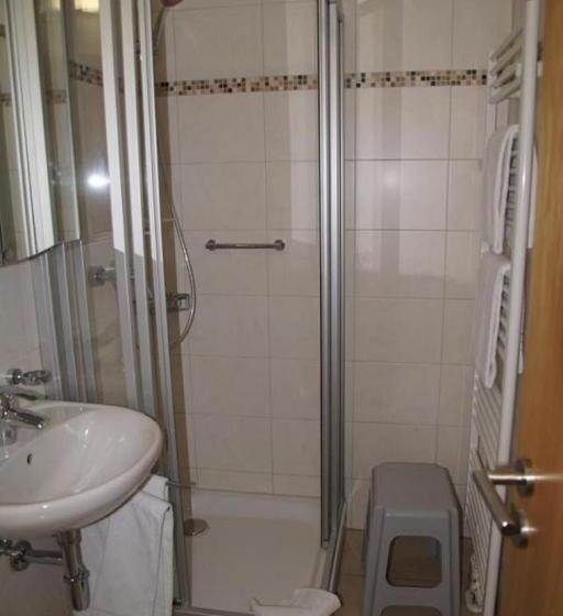 شقة غرفتين, Appartementhaus Berlin