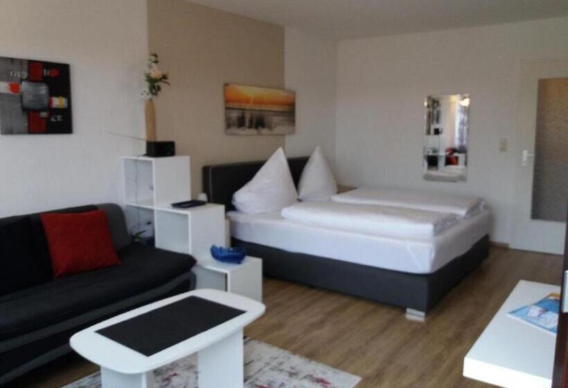 شقة غرفتين, Appartementhaus Berlin