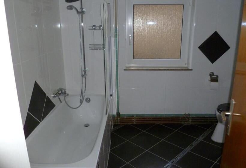 带2个卧室的公寓, Guest House Schneider
