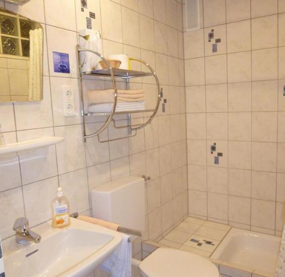 חדר סטנדרט עם מרפסת, Wein  Und Gästehaus St. Aldegundishof