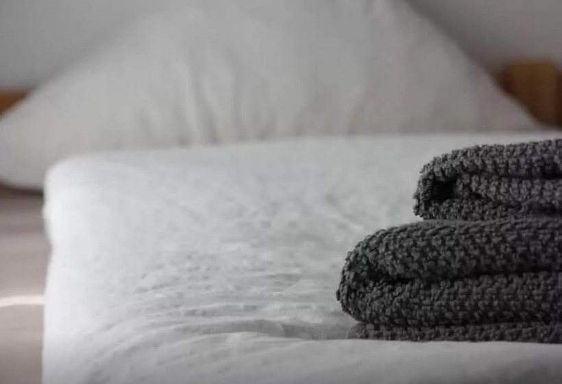 带共用浴室的标准房间, Pension Genat