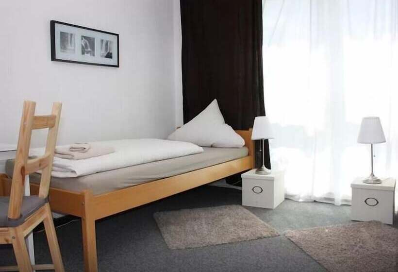 带共用浴室的标准房间, Pension Genat