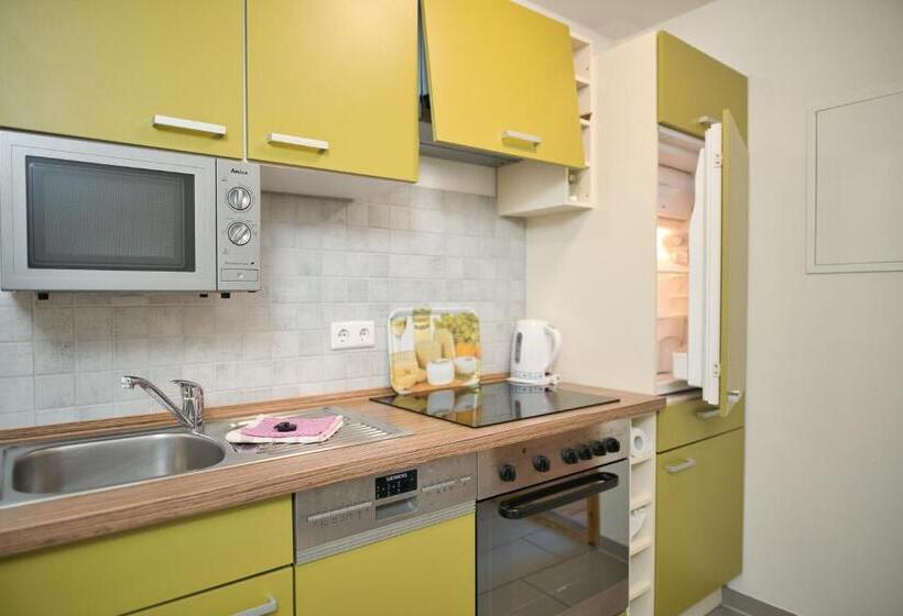 شقة غرفة واحدة, Zum Goldenen Anker