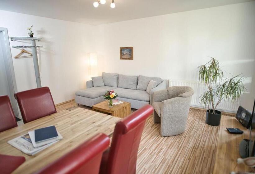 شقة غرفة واحدة, Zum Goldenen Anker